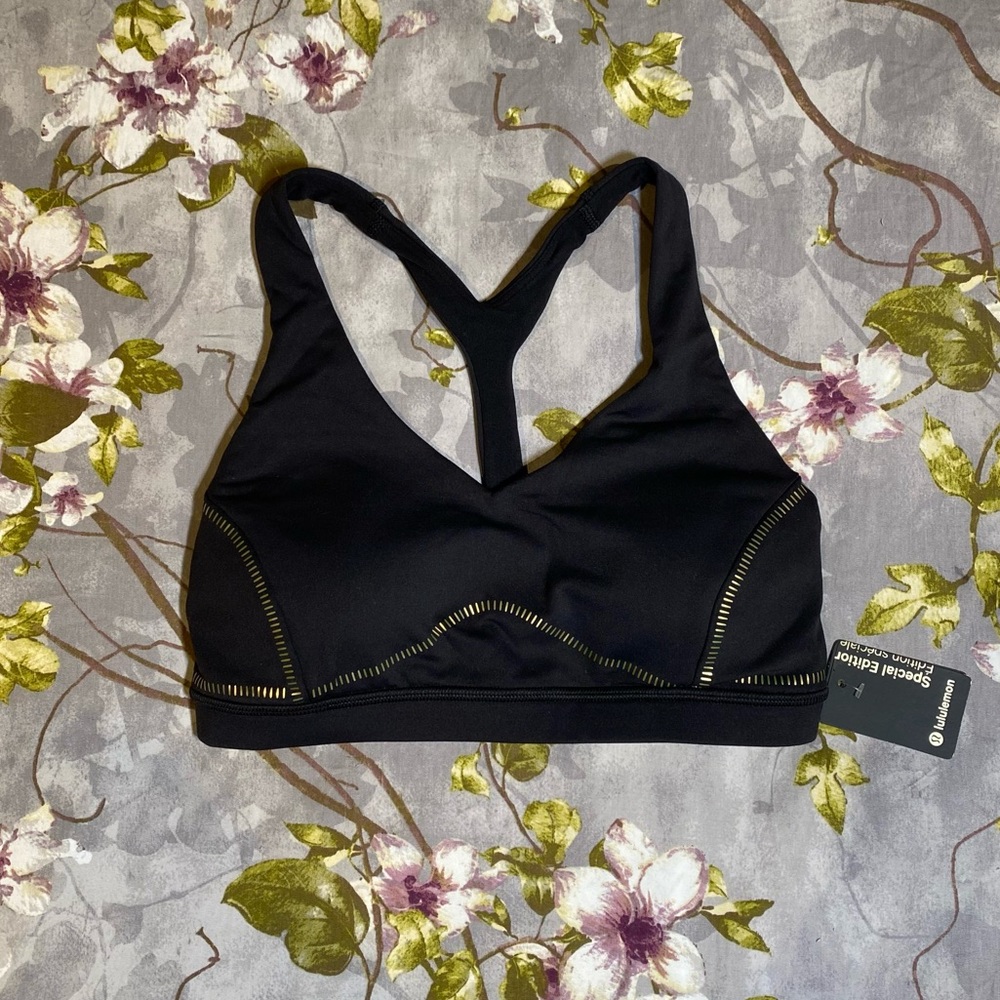Lululemon arise bra